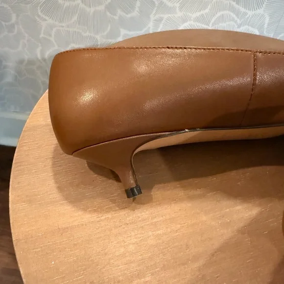 Ann Taylor Brown Leather Kitten Heels - Picture 5 of 7